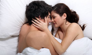 Redno spolno življenje pozitivno vpliva na moško telo